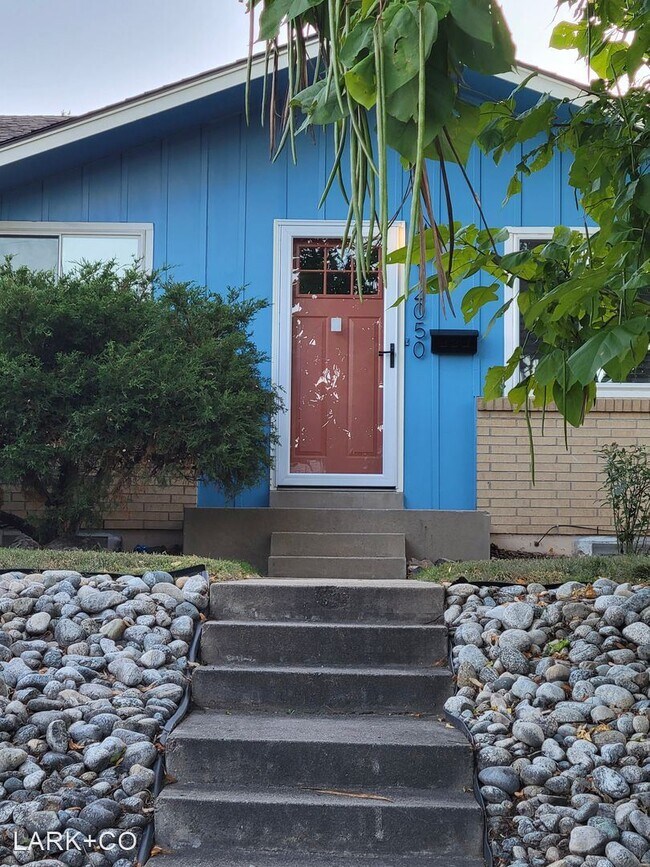Building Photo - 5 br, 3 bath House - 12050 W. Carolina Dr