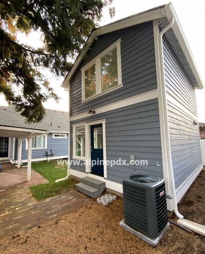 Primary Photo - One Bedroom ADU in Lents!