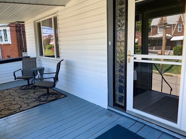 Front porch - 1362 Hawthorne Street