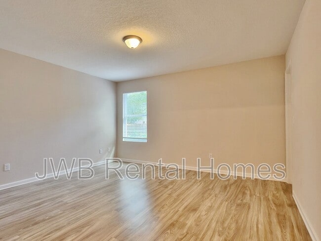 Building Photo - 7617 Eaton Ave