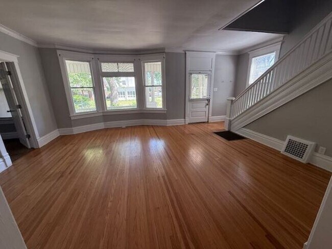 Foto del edificio - 1600 W Callender Ave