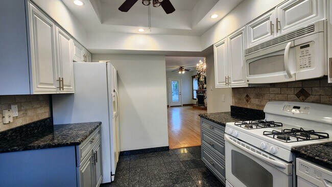 Foto del edificio - 1000 N Oakley Blvd