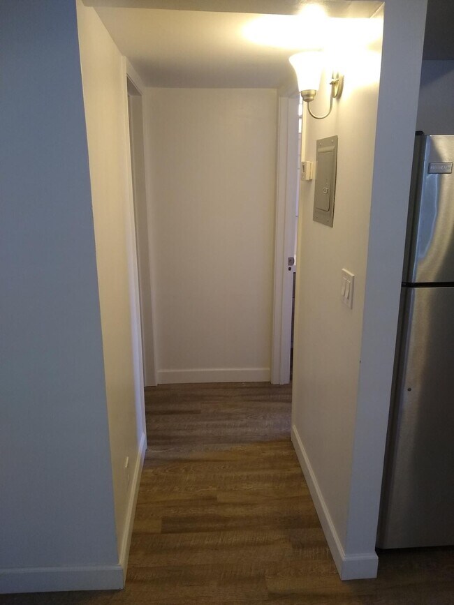 Building Photo - 1021 E Turney Ave