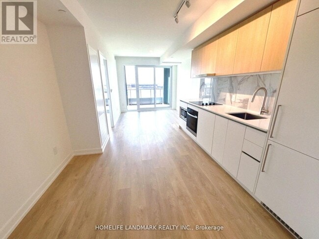 Building Photo - 1100 Sheppard Ave W