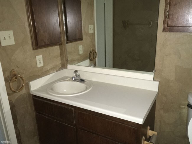 Foto del edificio - 2 br, 1 bath  - 2516 Cypress Dr # 2518 #2516