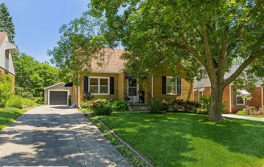 Foto principal - 1321 Merle Hay Rd