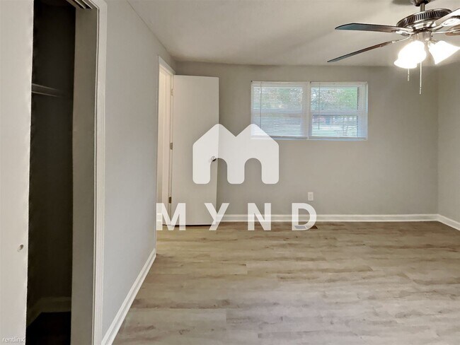 Building Photo - 3 br, 1.5 bath House - 6150 Lullwater Dr