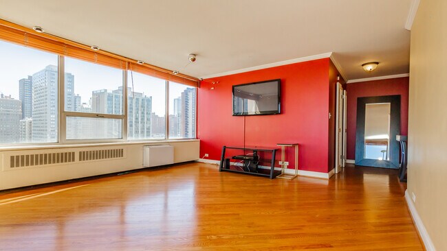 Building Photo - 70 W Burton Pl