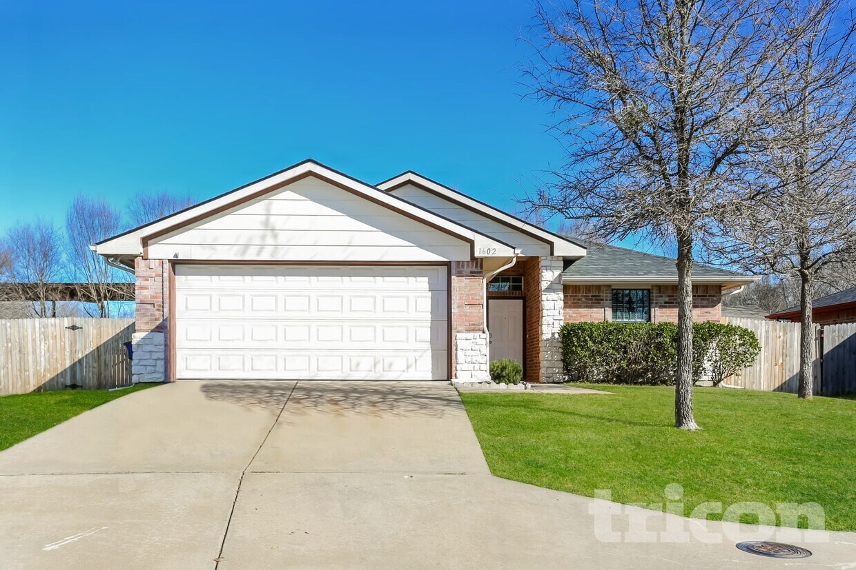 Foto principal - 1602 Canary Island Ct