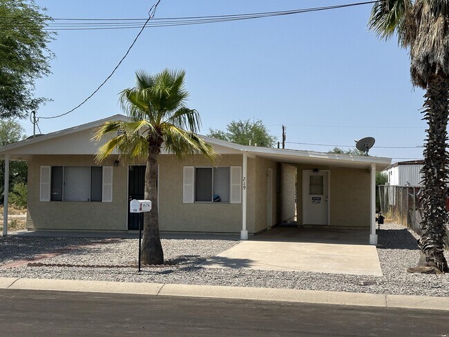 Foto del edificio - 219 E 1st Ave