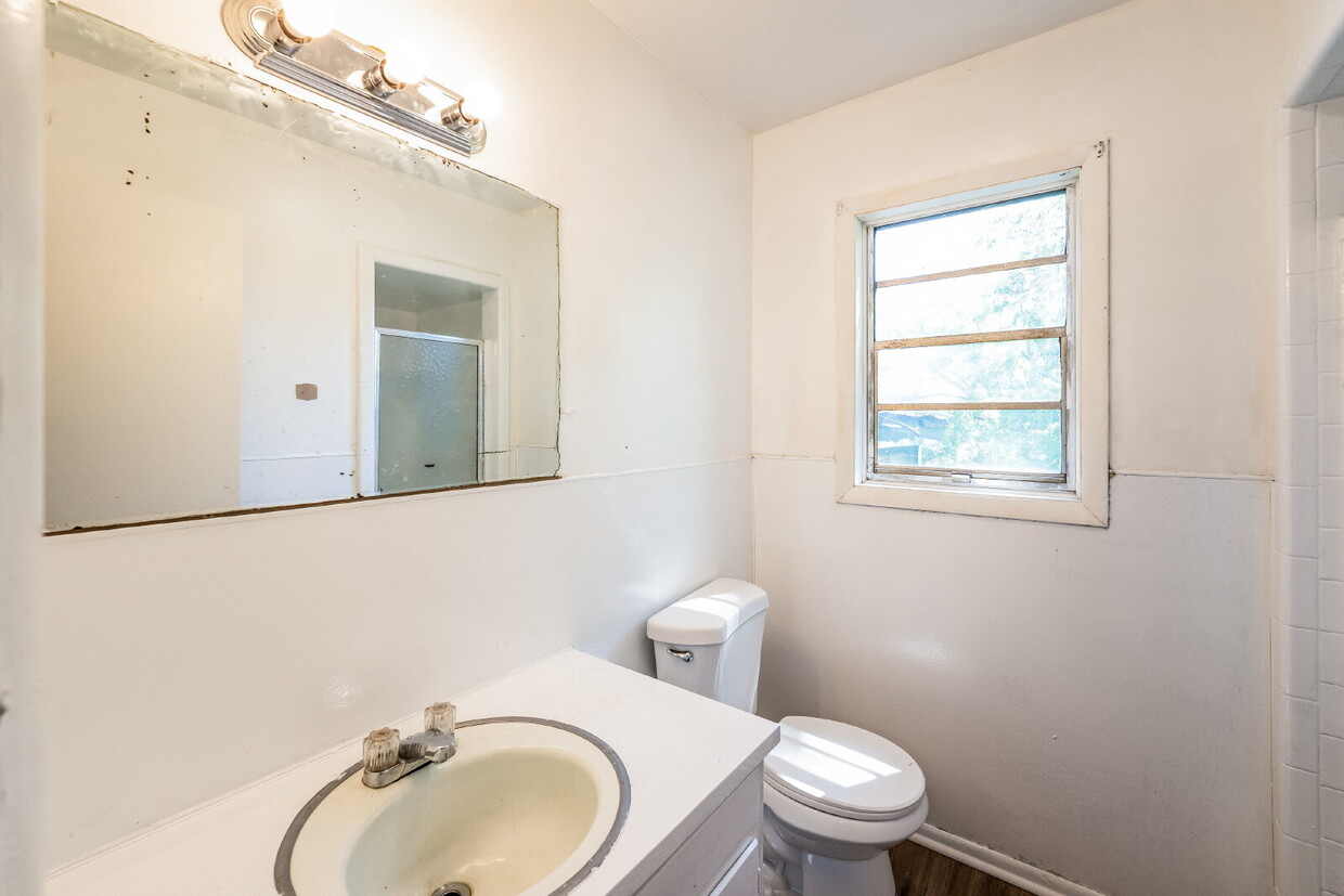 Foto principal - Your Fresh Start Begins Here: Spacious, Re...