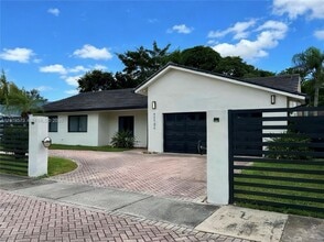 Building Photo - 11104 SW 139th Ct