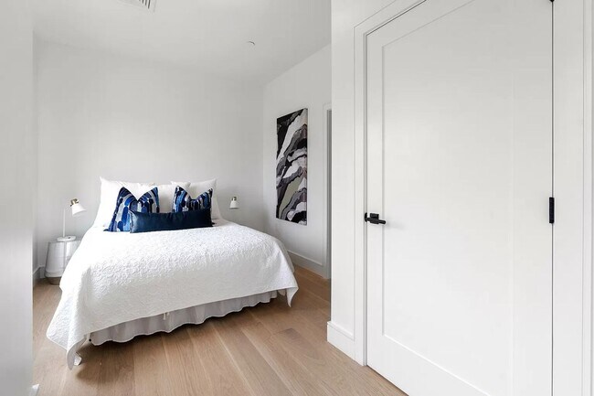 Foto del edificio - Parking Included + Amenities + 1.5 Month F...