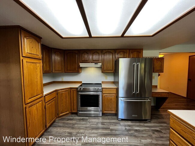 Building Photo - 4 br, 2.5 bath House - 19247 23rd Avenue NE