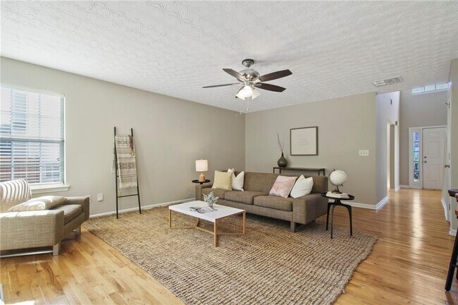 Foto del edificio - 4001 Oak Crossing Dr NE