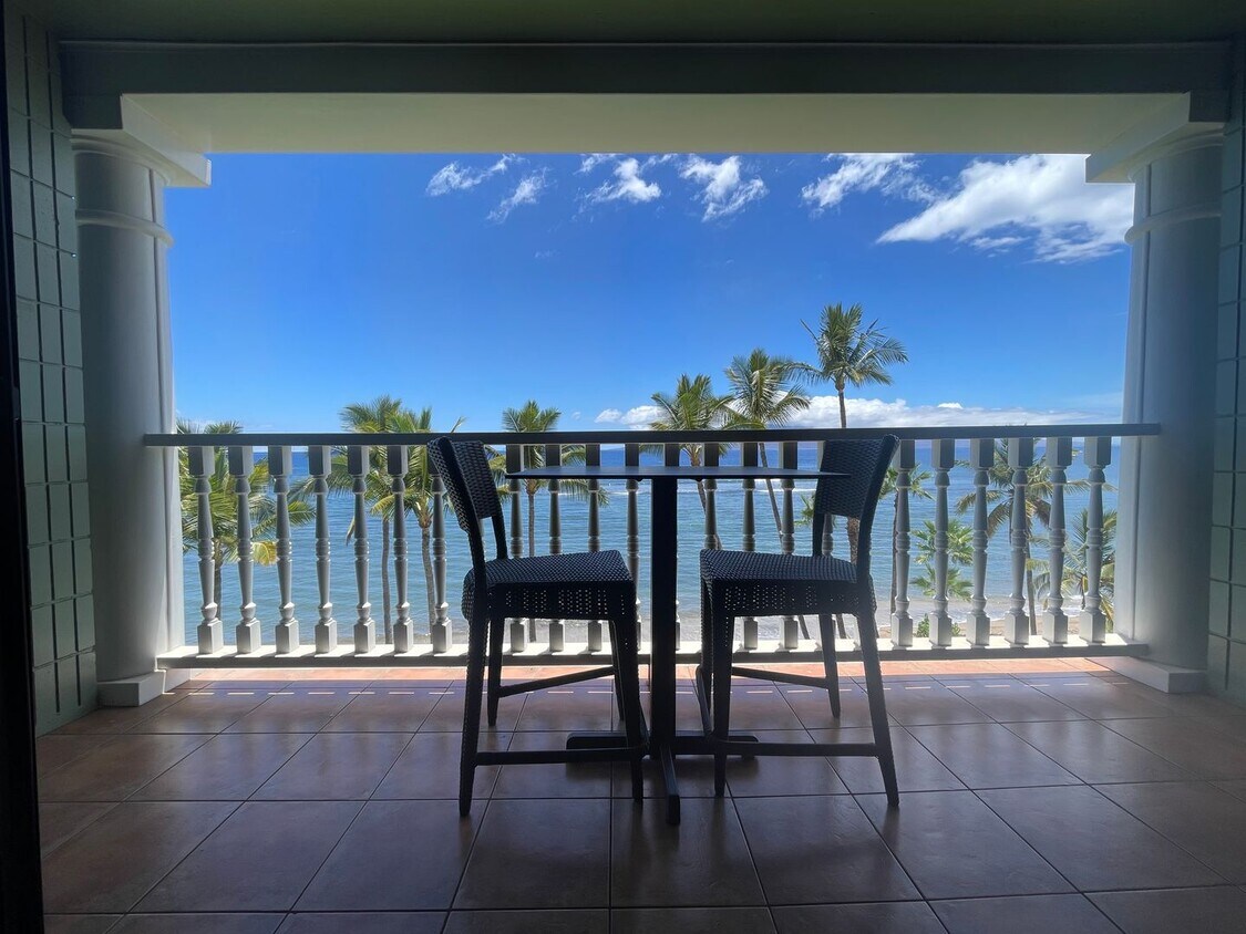 Foto principal - Lahaina Shores furnished studio units avai...