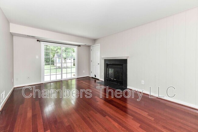 Foto del edificio - 6913 Deer Run Dr