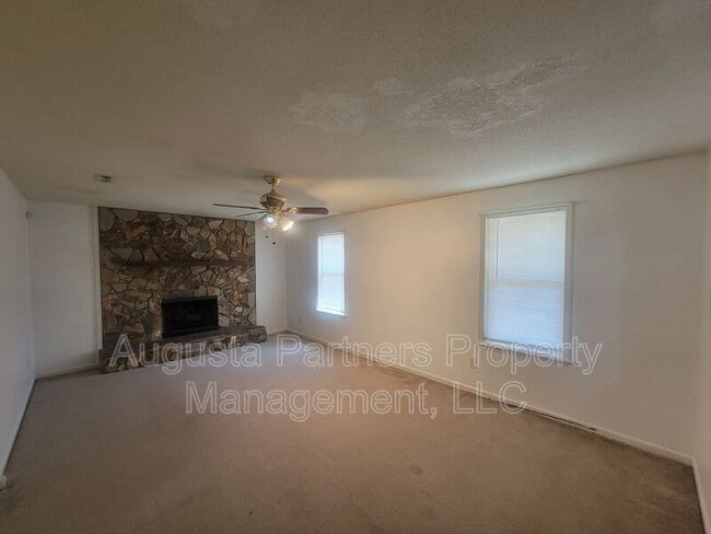 Foto del edificio - 2803 Ptarmigan Rd