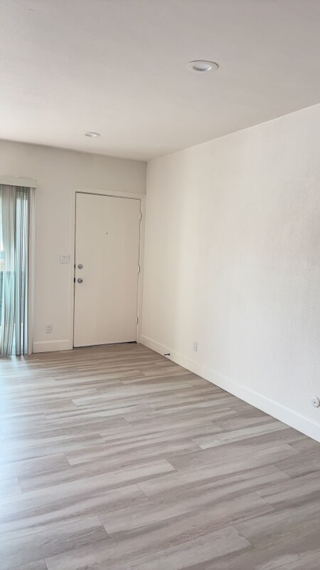 Foto del edificio - 7025 Waite Dr