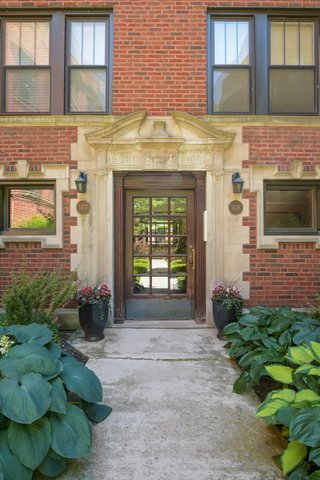 Foto del edificio - 1427 W Elmdale Ave