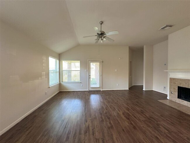 Foto del edificio - 6018 Twin Creek