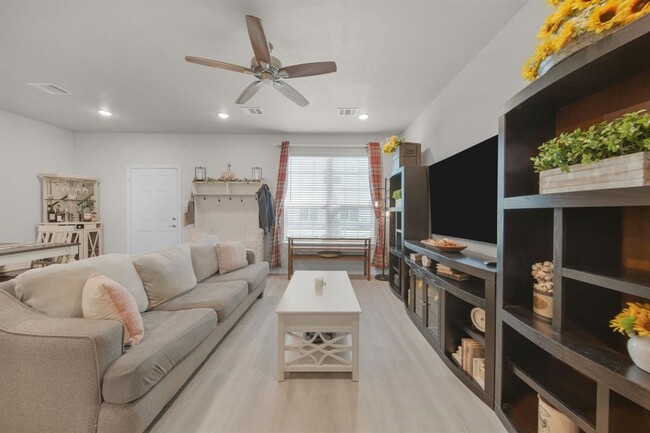 Building Photo - 12607 Taymouth Manor Dr