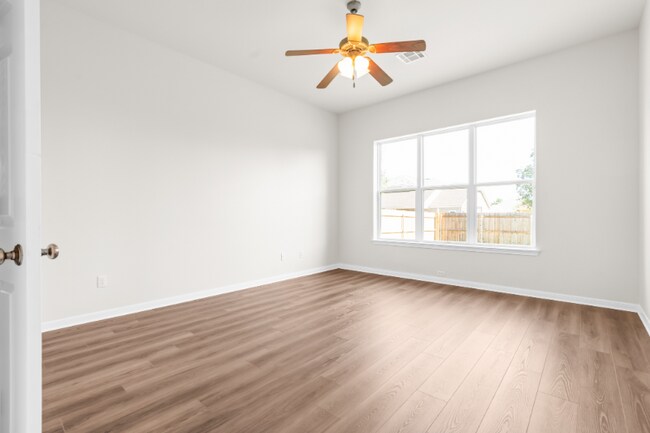 Foto del edificio - 410 Wyndham Hill Pkwy