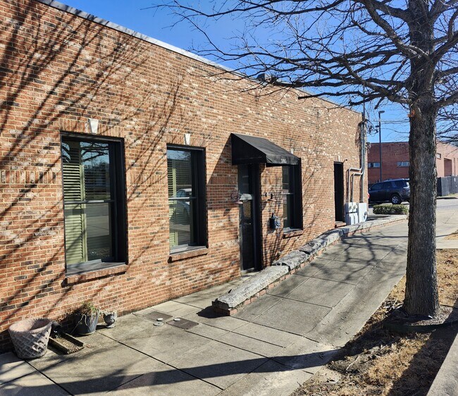 Foto del edificio - 380 N Goldthwaite St
