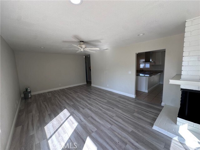 Foto del edificio - 14251 Green Valley Dr