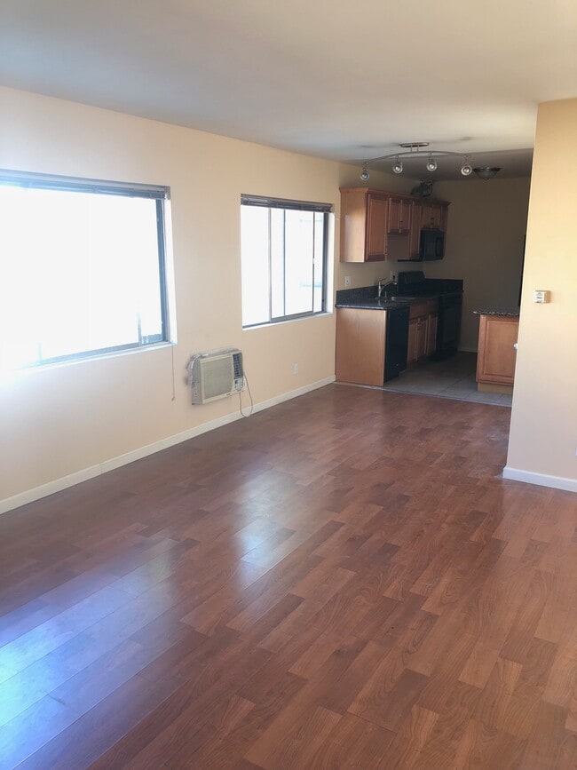12553 Chandler Blvd Unit 4, Los Angeles, CA 91607 Condo for Rent in