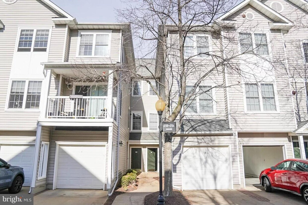 4510 Superior Square Unit 4510, Fairfax, VA 22033 Condo for Rent in
