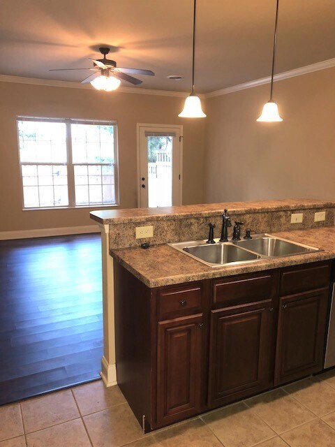 Building Photo - 4836 Fountain View Way