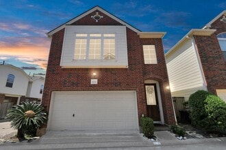 Building Photo - 1727 Aden Dr
