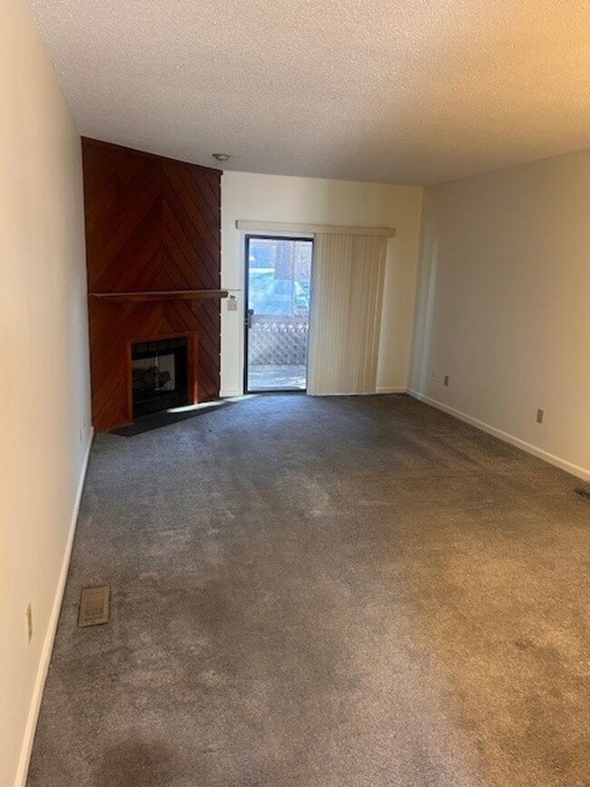 Foto del edificio - READY TO MOVE IN! 2 Beds 2 Baths!