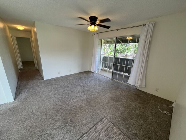 Building Photo - Royal Palm (Waipio) - Upstairs 2 bedrooms,...