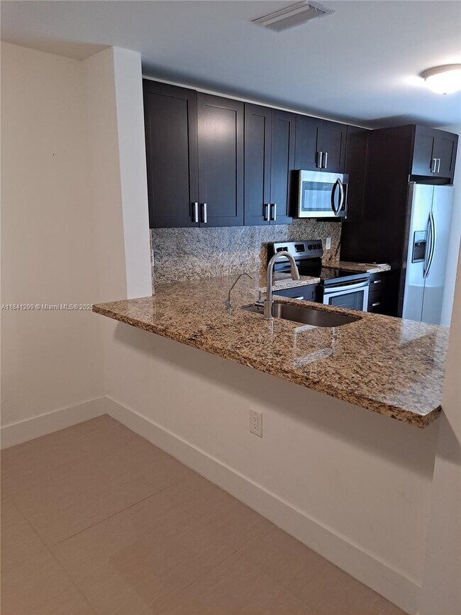 Foto del edificio - 8041 SW 21st Ct