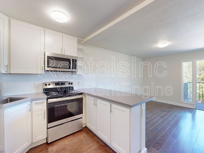 Building Photo - 740 Rhode Island St