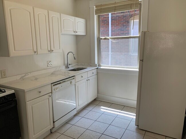 Foto del edificio - 2309 Eldridge St
