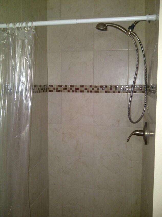 Foto principal - 228 NE 23rd Ave
