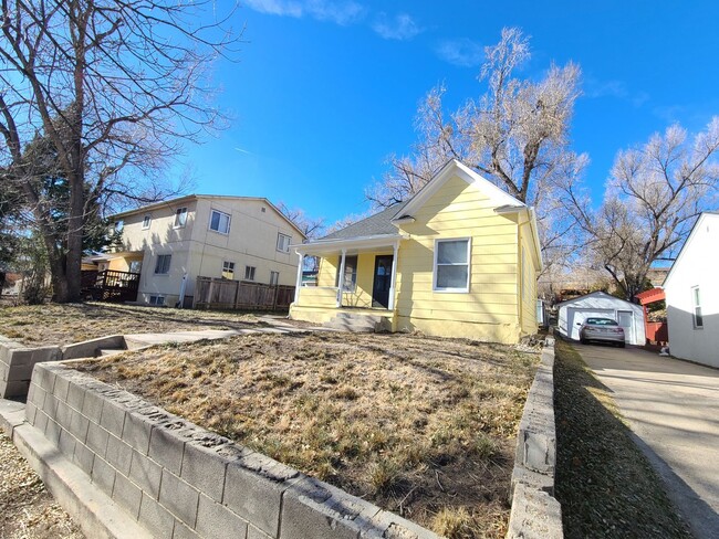 Building Photo - Historic 3 Bedroom West Side Home