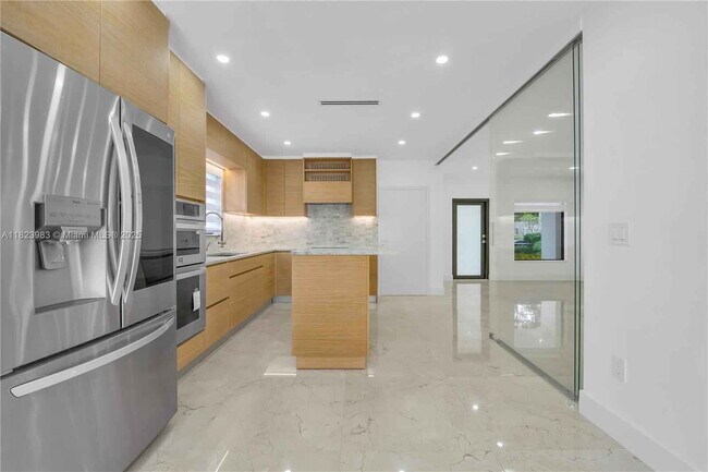 Foto del edificio - 728 Majorca Ave