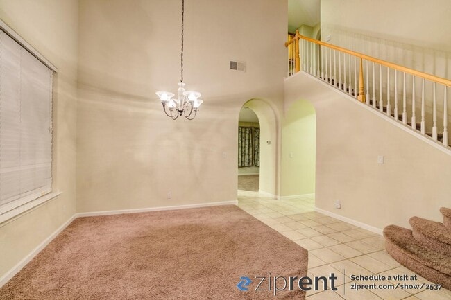 Building Photo - 743 Ironstone Dr