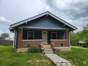 Building Photo - 2429 S Broadview Dr