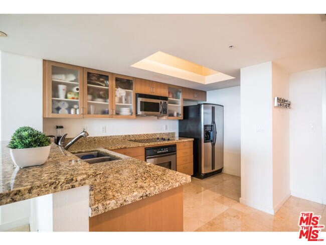 Foto del edificio - 13700 Marina Pointe Dr