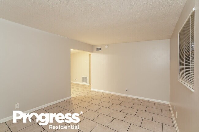 Foto del edificio - 7322 Wakefield Ave