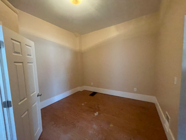 Building Photo - 1454 Dewey Ave