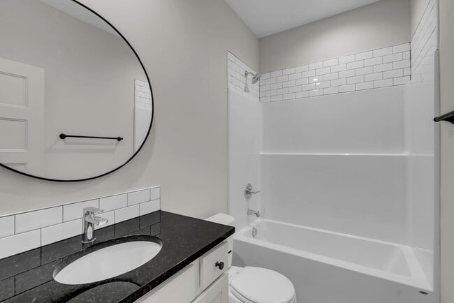 Building Photo - 1811 Liam Ct