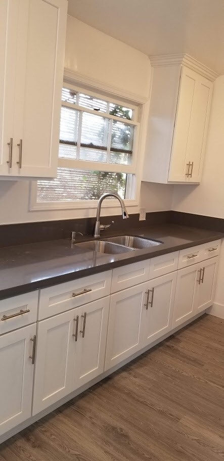 Foto del edificio - 13002 Burbank Blvd