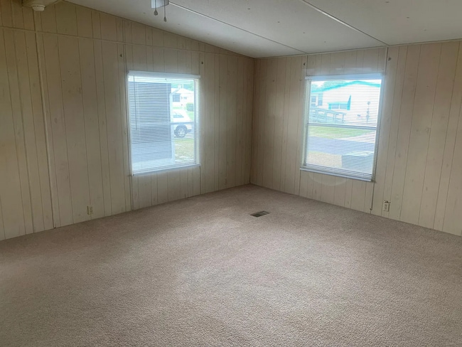 Foto del edificio - 4982 Foxwood Lake Dr