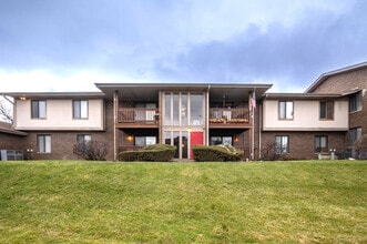 Building Photo - 800 Brook Dr